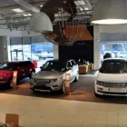 Business 1 image HARWOODS LAND ROVER, CRAWLEY Used Car Dealers in Crawley We