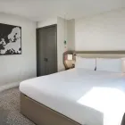 Business 8 image HILTON LONDON HEATHROW AIRPORT Travel & Tourism in Hounslow Mi