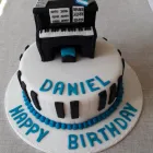 Business 2 image KARENS CREATIVE CAKES Wedding Services in Leeds We