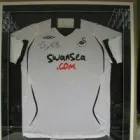 Business 1 image MINICABS SLOUGH & WINDSOR Taxis & Private Hire Vehicles in Slough Be