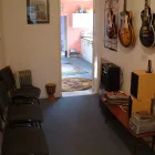 Business 3 image SEAN TOMLINSON PROFESSIONAL GUITAR & BASS TUITION Music Teachers in Hull No