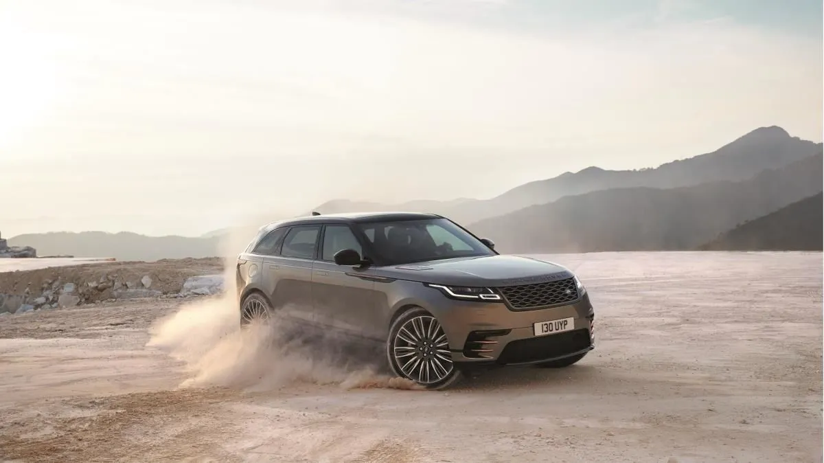 Business 6 image GUY SALMON LAND ROVER, STOCKPORT