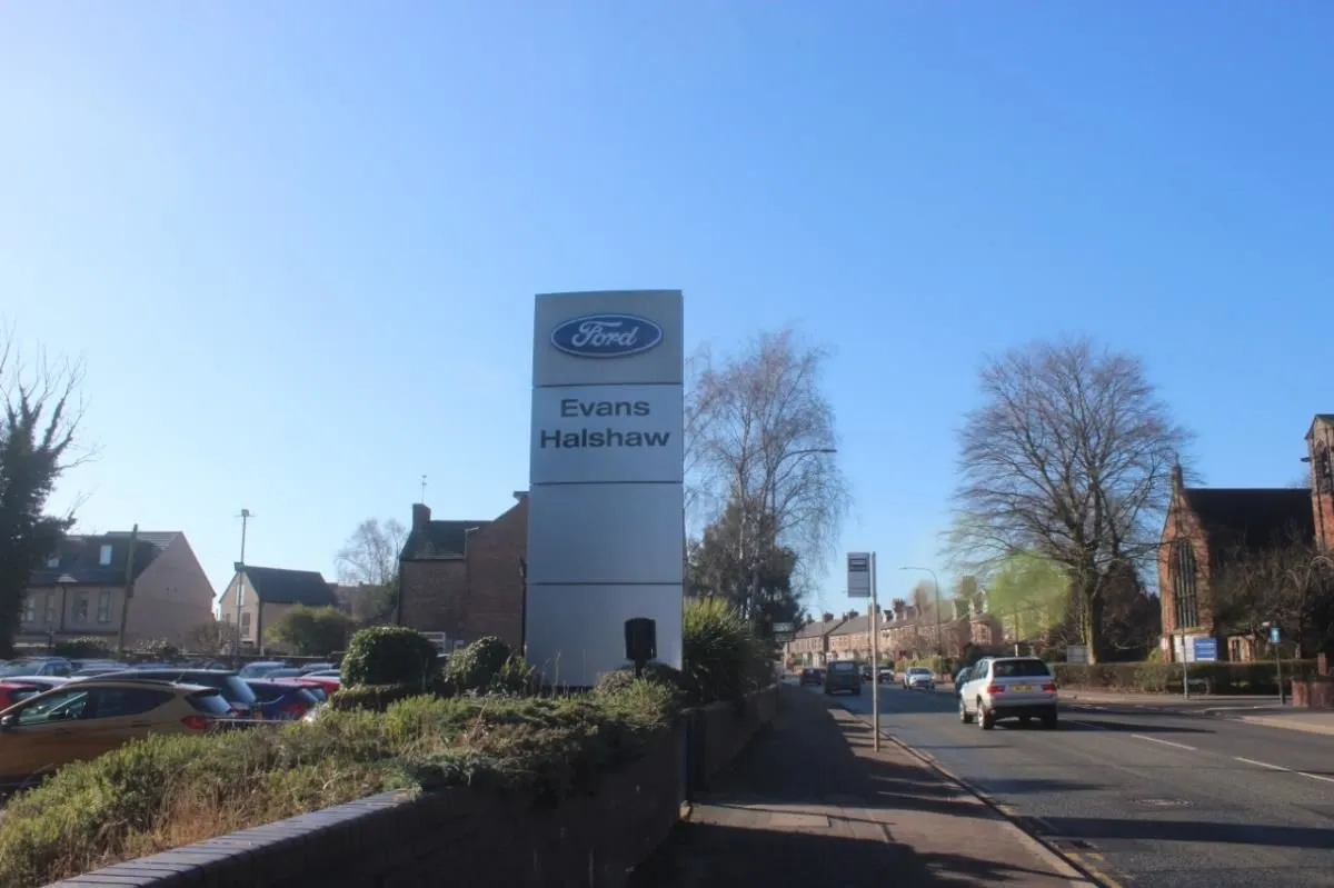 Business 8 image EVANS HALSHAW FORD ALTRINCHAM