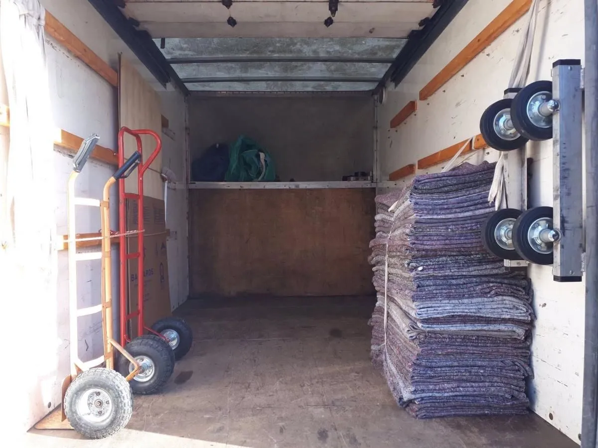 Business 2 image CROSS KEYS REMOVALS LEICESTER