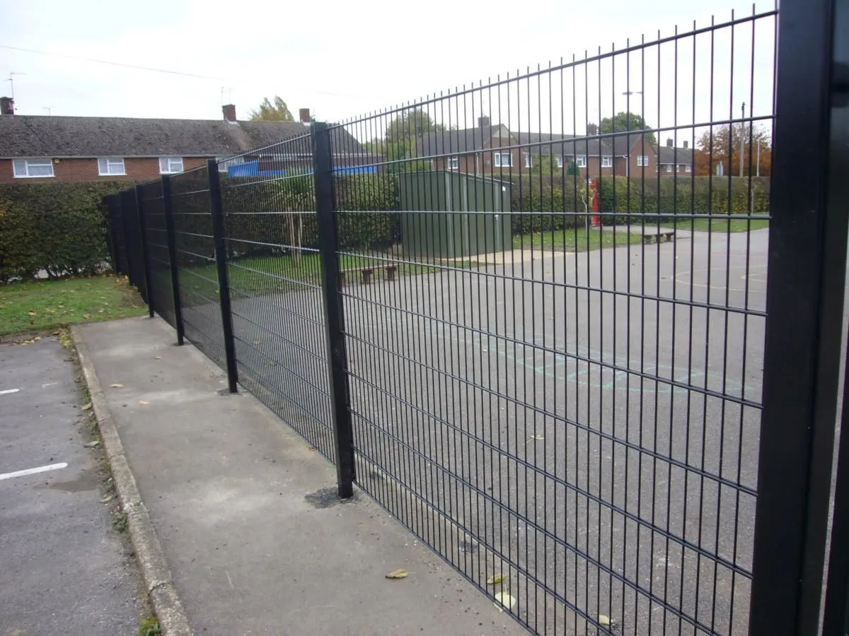 Business 10 image ROCHE FENCING & LANDSCAPING